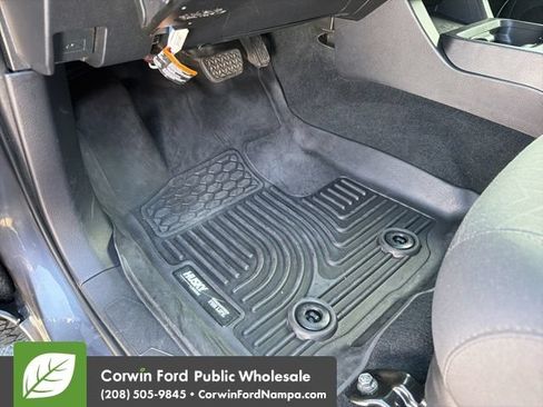 Used 2018 Toyota Tacoma TRD Off-Road AWD/4WD image 27
