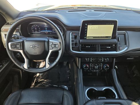 Used 2024 Chevrolet Suburban Z71 w/ Luxury Package image 8