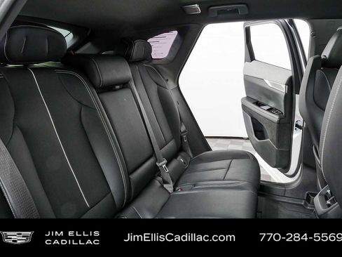Used 2025 Cadillac Optiq Luxury 2 w/ LPO, Floor Liner Package AWD/4WD image 21