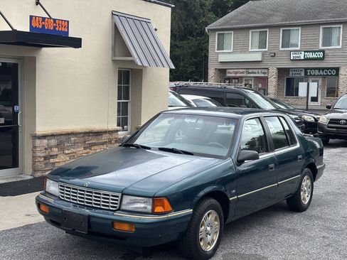 Used 1995 Plymouth Acclaim FWD image 1
