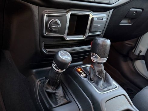 Used 2023 Jeep Wrangler Sport image 22