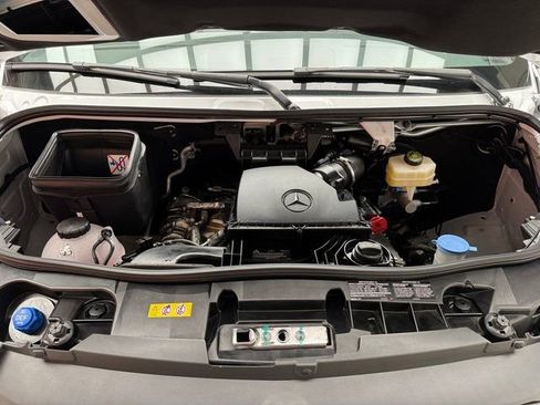 Used 2024 Mercedes-Benz Sprinter 2500 image 29