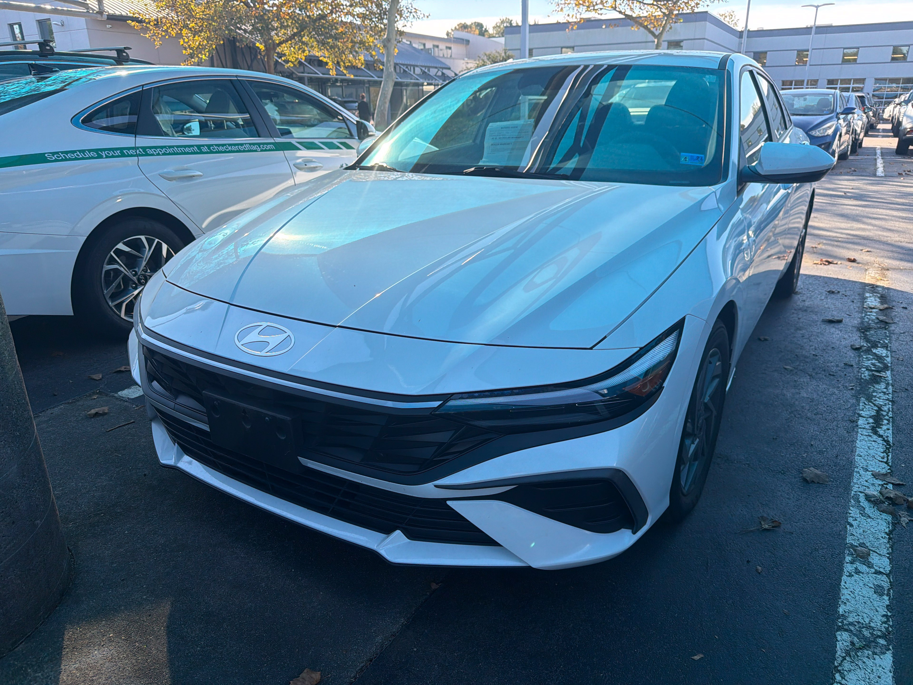 Used 2024 Hyundai Elantra SEL FWD image 3
