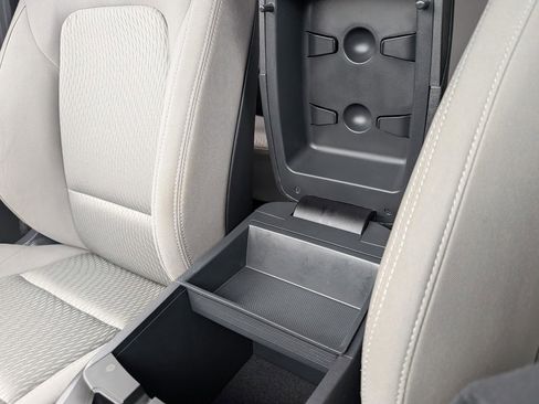 Used 2017 Hyundai Santa Fe SE image 34