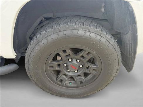 Used 2023 Toyota 4Runner SR5 Premium w/ Moonroof Package AWD/4WD image 21