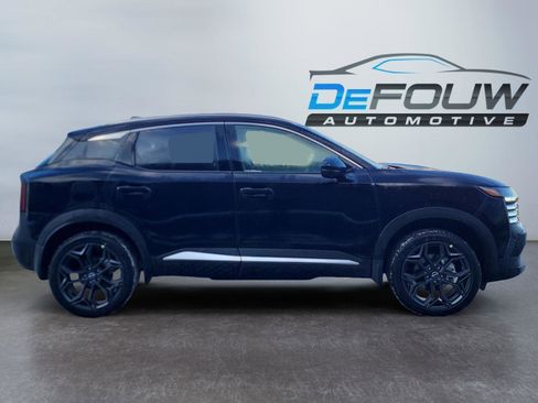 New 2026 Nissan Kicks SR w/ SR Premium Package image 2