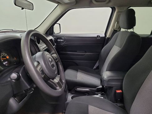 Used 2014 Jeep Patriot Sport w/ Power Value Group AWD/4WD image 17