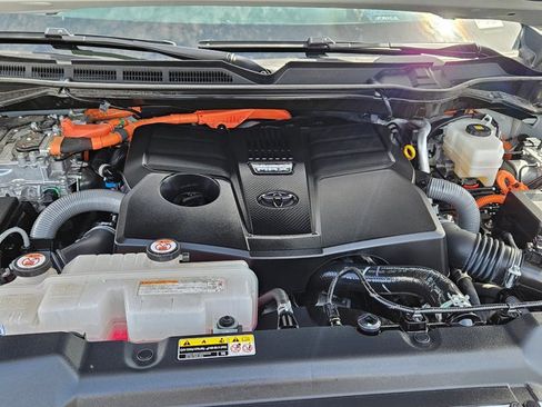 Used 2025 Toyota Tundra Platinum w/ Tow Tech Package AWD/4WD image 23