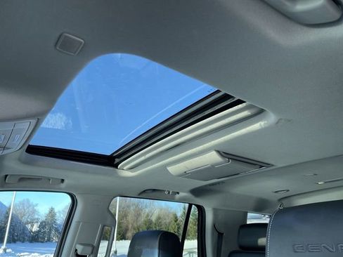 Used 2019 GMC Yukon Denali image 20