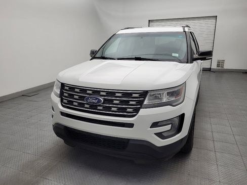Used 2017 Ford Explorer XLT FWD image 15