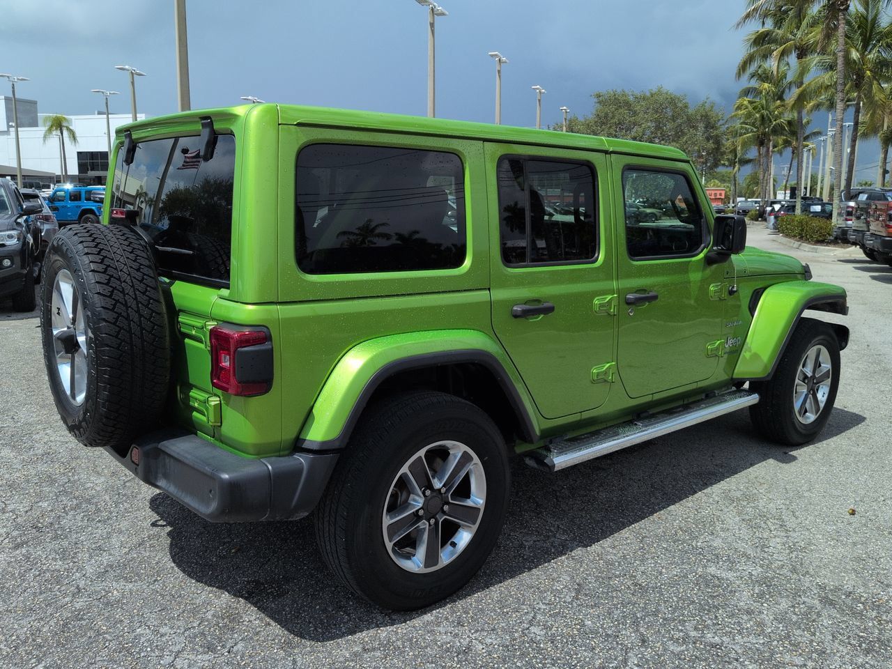Used 2019 Jeep Wrangler Unlimited Sahara AWD/4WD image 5