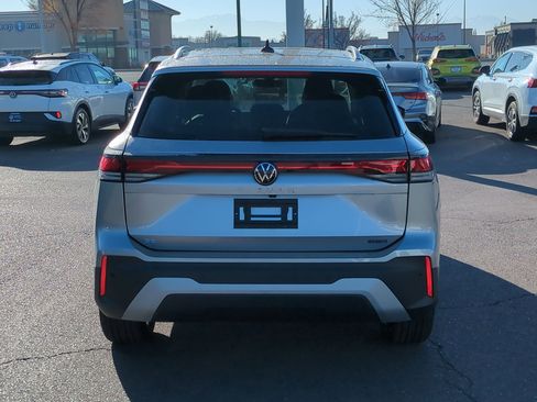 New 2026 Volkswagen Tiguan SE image 7