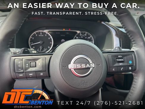 Used 2025 Nissan Pathfinder SL AWD/4WD image 18