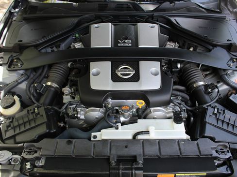 Used 2009 Nissan 370Z Touring RWD image 36