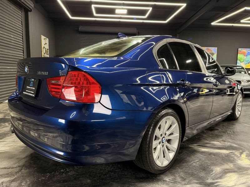 Used 2011 BMW 328i Sedan RWD image 5