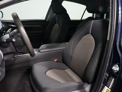 Used 2021 Toyota Camry LE image 6