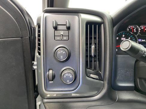 Used 2018 Chevrolet Silverado 3500 LT image 18