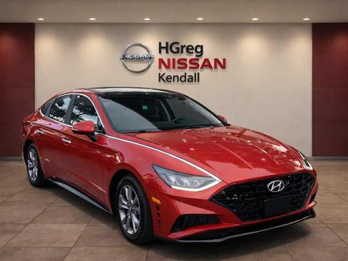 Used 2021 Hyundai Sonata SEL w/ Convenience Package FWD image 3