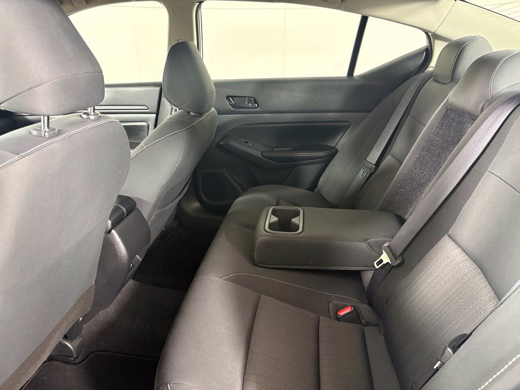 Used 2024 Nissan Altima 2.5 SV FWD image 35
