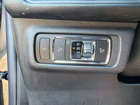 Used 2025 Lincoln Corsair AWD w/ Equipment Group 101A image 30