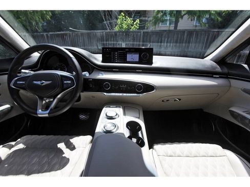 Used 2022 Genesis GV70 3.5T Sport w/ Sport Advanced Package AWD/4WD image 10