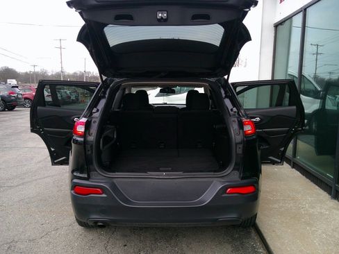 Used 2016 Jeep Cherokee Latitude image 7