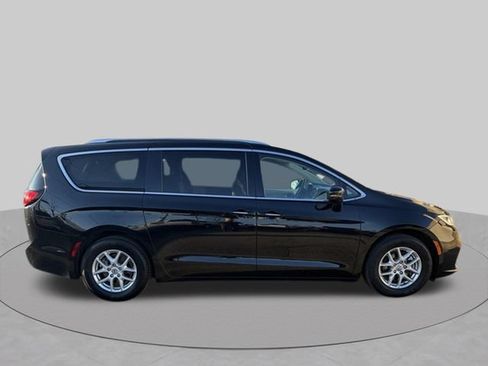 Used 2021 Chrysler Pacifica Touring-L FWD image 7