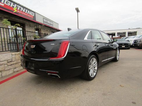 Used 2019 Cadillac XTS Luxury image 4