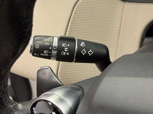 Used 2019 Land Rover Range Rover Velar R-Dynamic SE AWD/4WD image 40