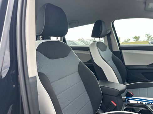 Certified 2025 Volkswagen Taos S AWD/4WD image 33
