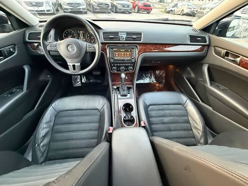 Used 2013 Volkswagen Passat 2.5 SEL FWD image 37