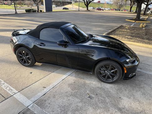 Used 2016 MAZDA MX-5 Miata Club image 31