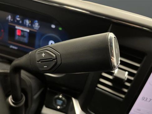 Used 2025 Ford F350 Lariat w/ Black Appearance Package image 22