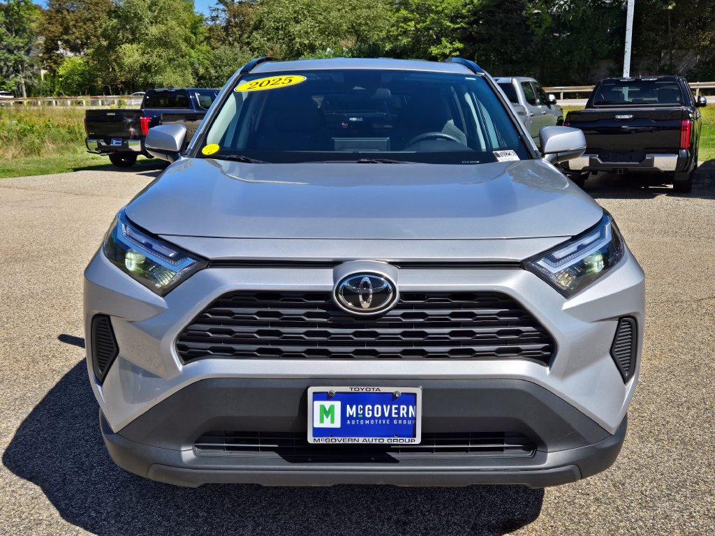 Used 2025 Toyota RAV4 XLE AWD/4WD image 9