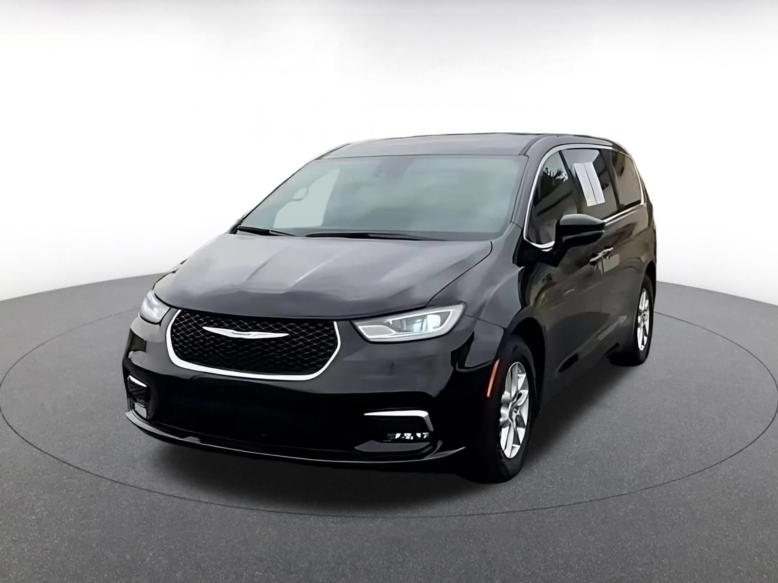 Used 2025 Chrysler Pacifica Select FWD image 6