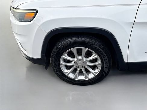 Used 2019 Jeep Cherokee Latitude w/ Popular Appearance Group FWD image 30