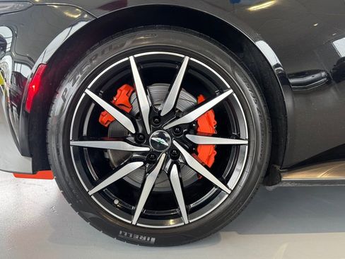 Used 2020 Aston Martin V8 Vantage Coupe image 18