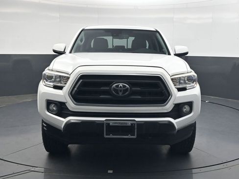 Used 2020 Toyota Tacoma SR5 w/ Technology Package AWD/4WD image 9