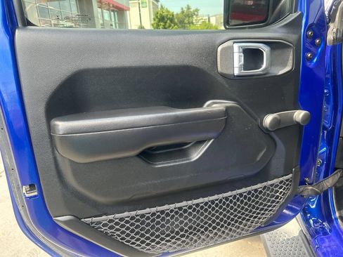 Used 2020 Jeep Wrangler Sport AWD/4WD image 10