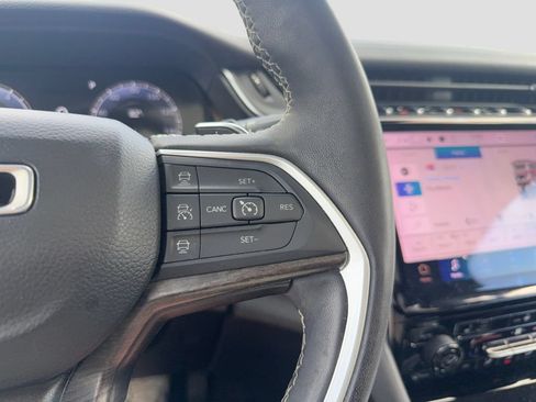 Used 2023 Jeep Grand Cherokee L Limited AWD/4WD image 17