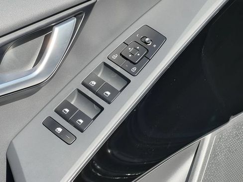 Used 2024 Kia Niro EX FWD image 14