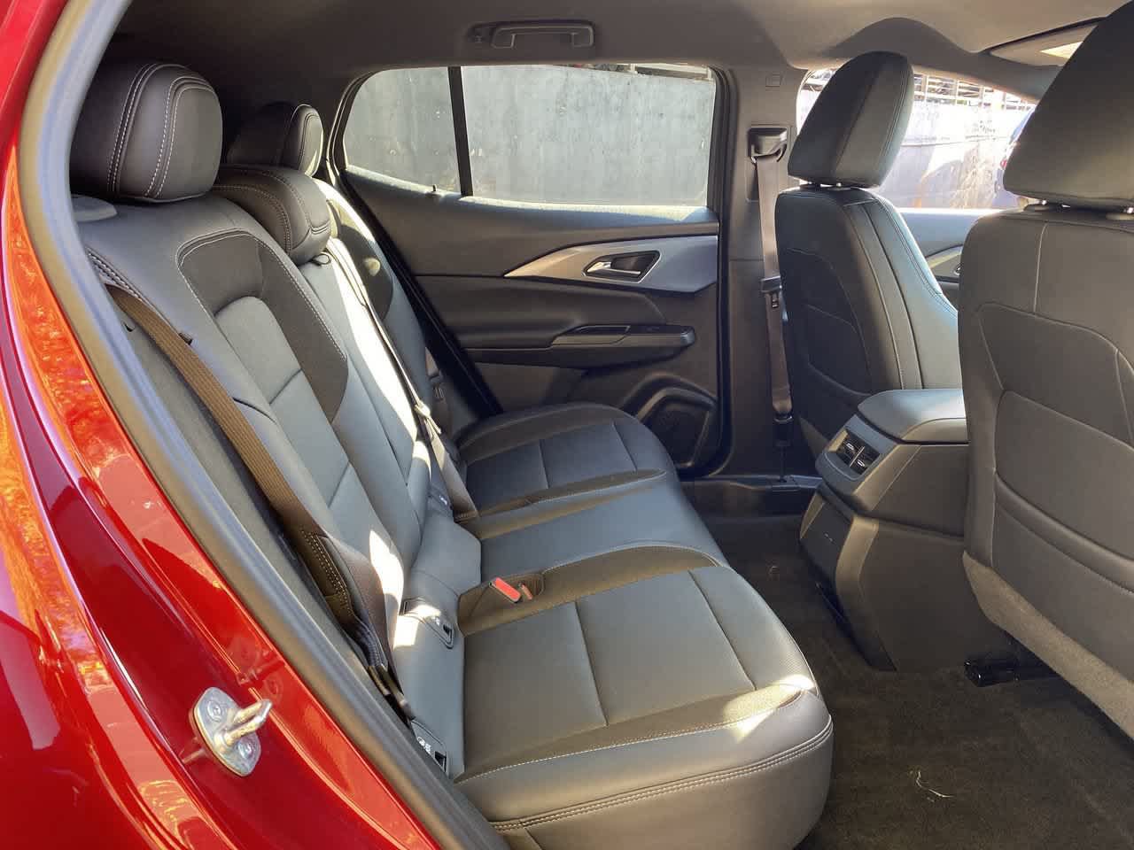 Used 2024 Chevrolet Equinox EV LT w/ LPO, Blackout Package AWD/4WD image 17