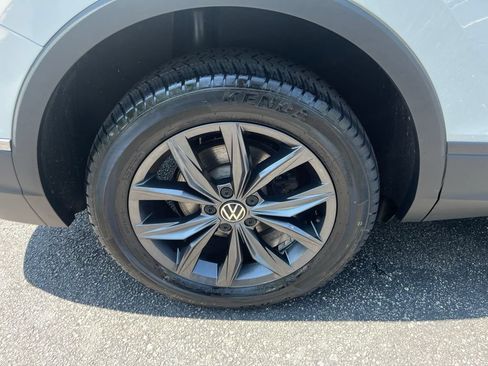 Certified 2024 Volkswagen Tiguan SE AWD/4WD image 32