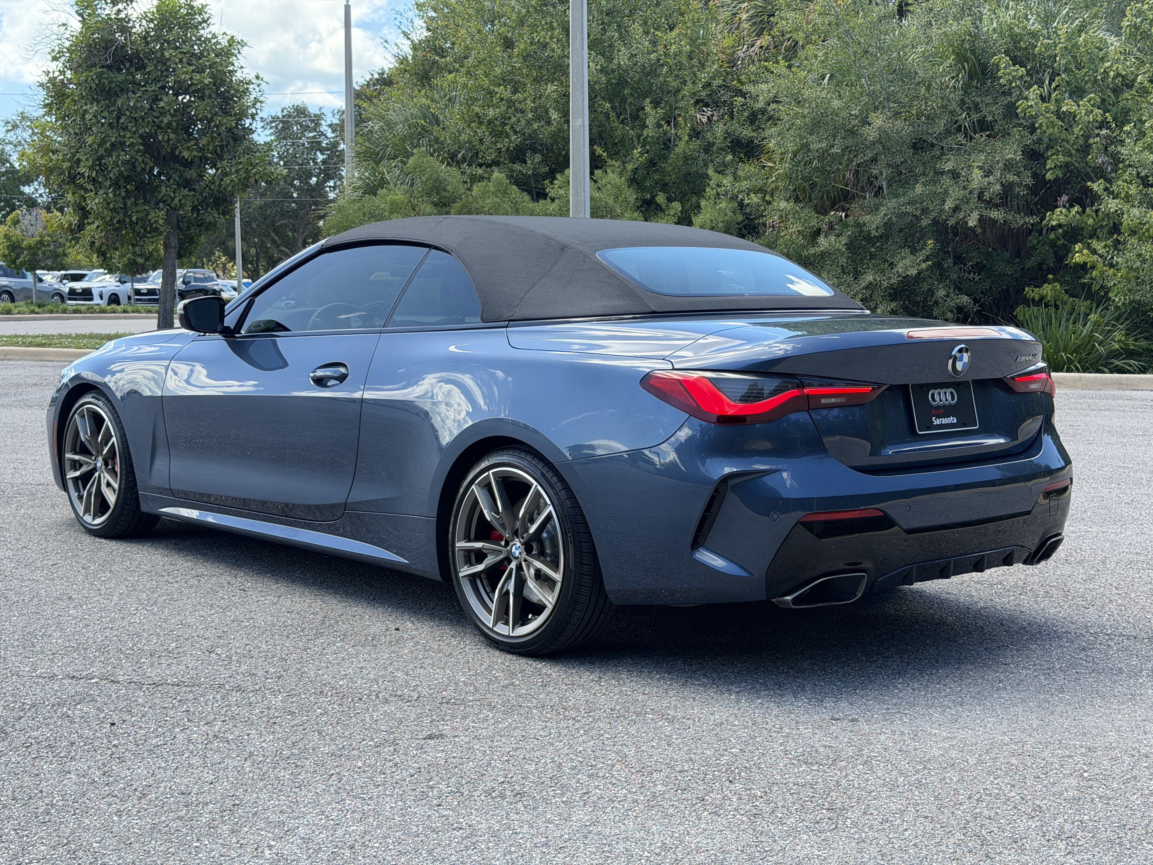 Used 2022 BMW M440i Convertible RWD image 8