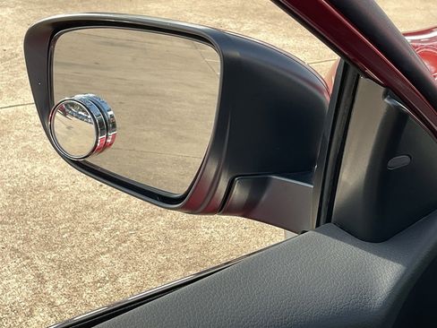 Used 2022 Nissan Rogue Sport SV image 11