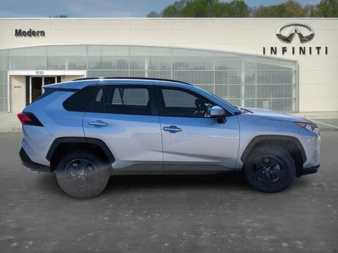 Used 2019 Toyota RAV4 XLE w/ Convenience Package image 3