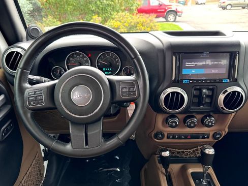 Used 2012 Jeep Wrangler Unlimited Sahara w/ Connectivity Group AWD/4WD image 24