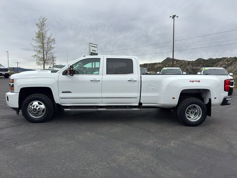 Used 2019 Chevrolet Silverado 3500 High Country w/ Duramax Plus Package image 4