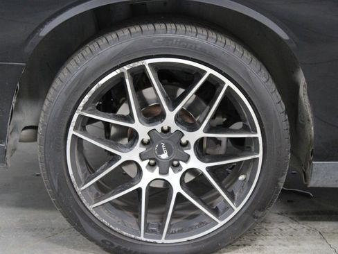 Used 2016 Dodge Challenger SXT Plus image 11