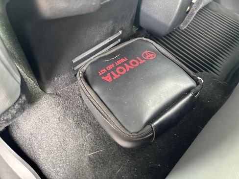 Used 2025 Toyota Tacoma SR5 AWD/4WD image 34